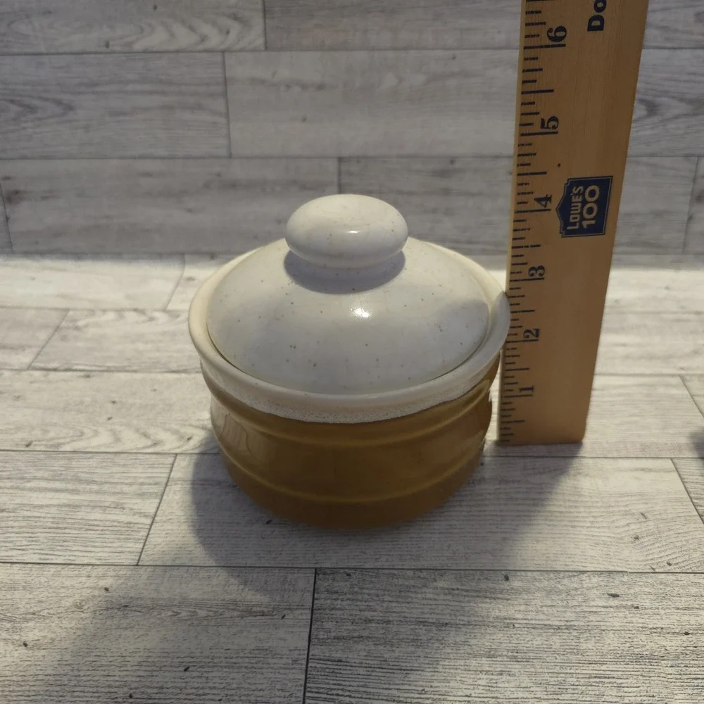 Vtg Imperial Stoneware Sugar Bowl with Lid And‎ Creamer Speckled Brown And White